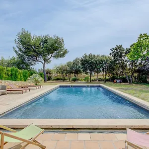 https://le-bercail.fr-provencehotel.com