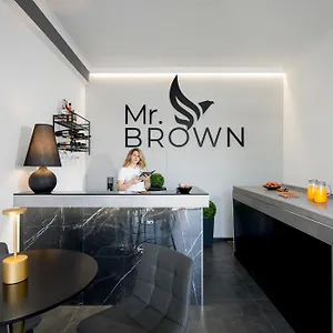 *** Πανσιόν Mr Brown And Ιταλία