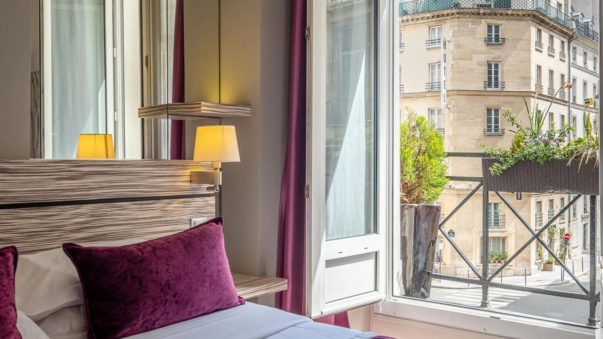 Korner Louvre Hotel Paris France