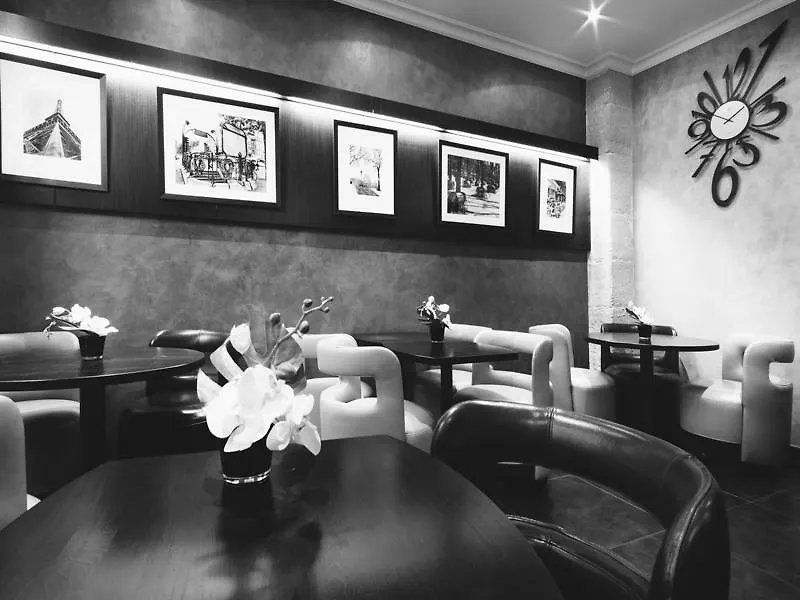 Korner Louvre Hotel Paris